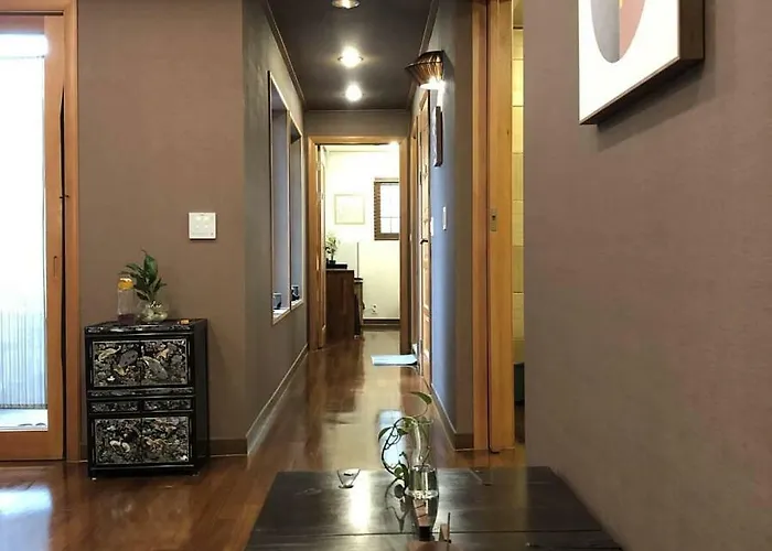 Female Only Slow Tree House Hongdae Отель типа "постель и завтрак" 2*