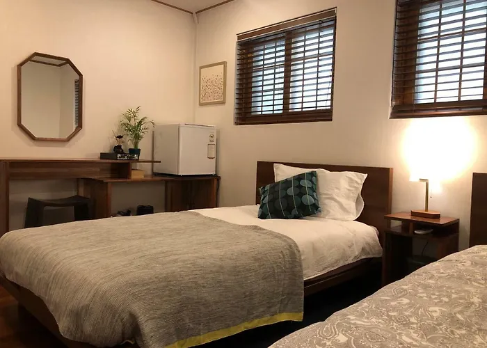 Female Only Slow Tree House Hongdae 2*