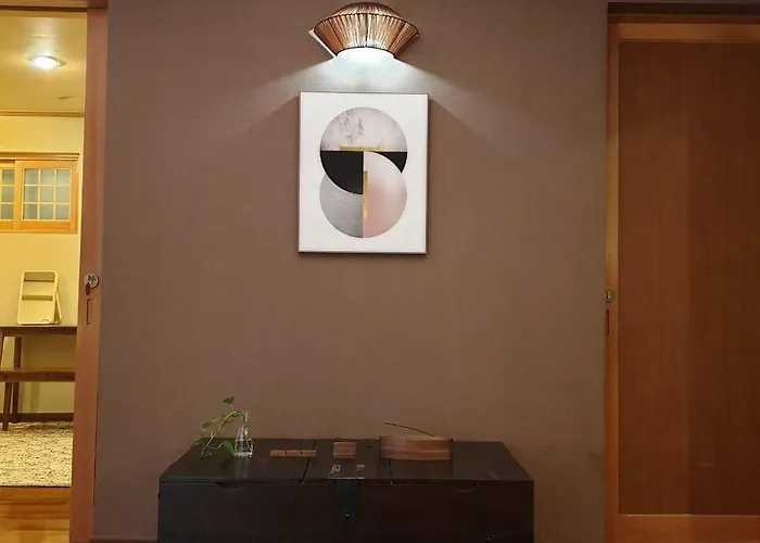 Female Only Slow Tree House Hongdae Отель типа "постель и завтрак" Сеул