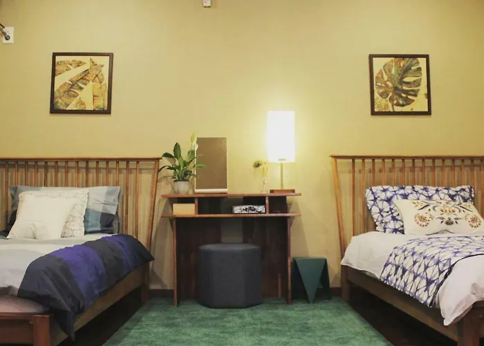 Female Only Slow Tree House Hongdae Отель типа "постель и завтрак" 2*
